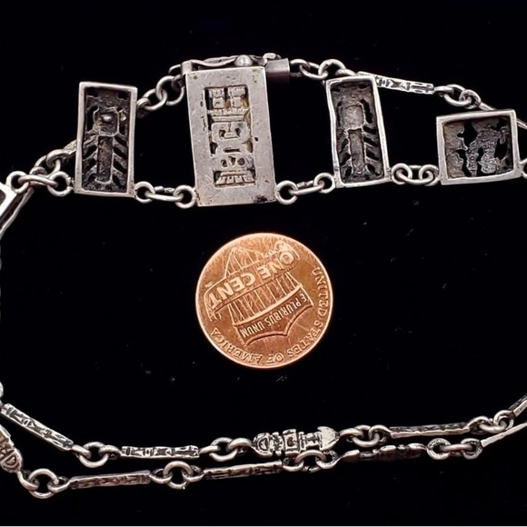 Stunning Vintage Peruvian Jade Tumi Storyteller Sterling Silver Necklace - Picture 16 of 16